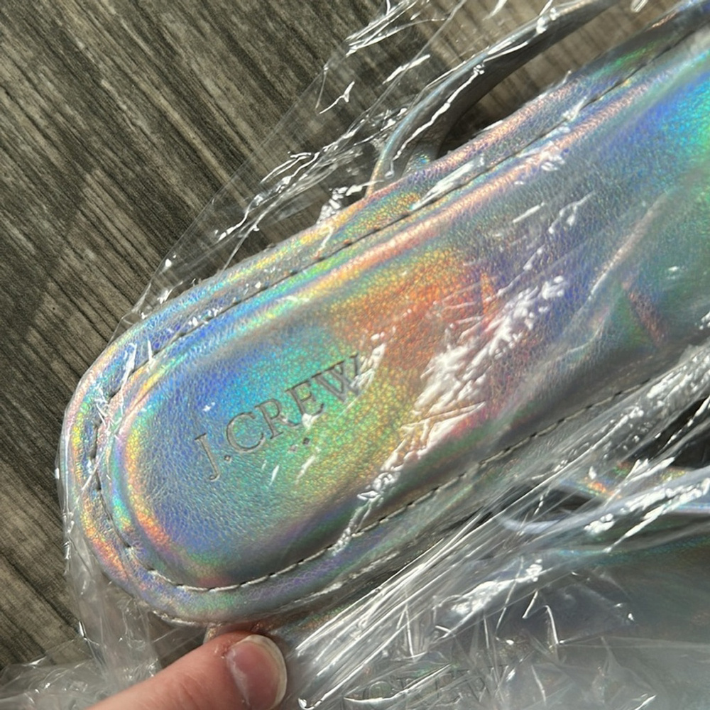 J Crew crew cuts NWT easy summer Holographic Flip Flops silver big kids size 5 - Picture 4 of 9